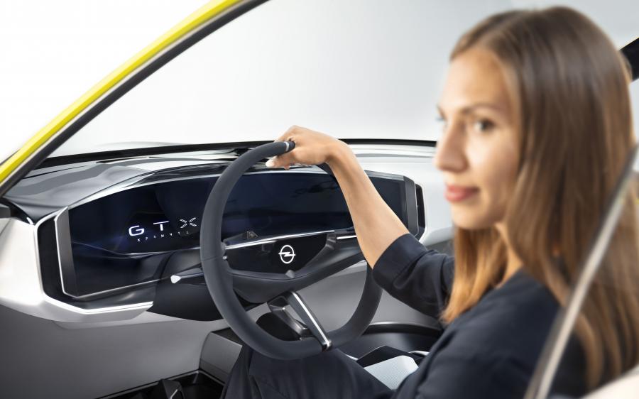 Интерьер Opel GT X Experimental 2018 года  (фото 8 из 46)